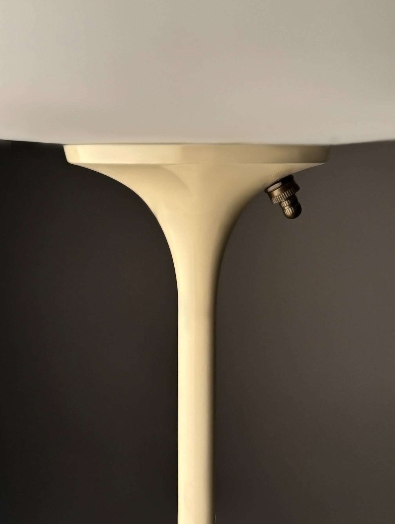 Tall Stemlite Table Lamp in Sand Beige