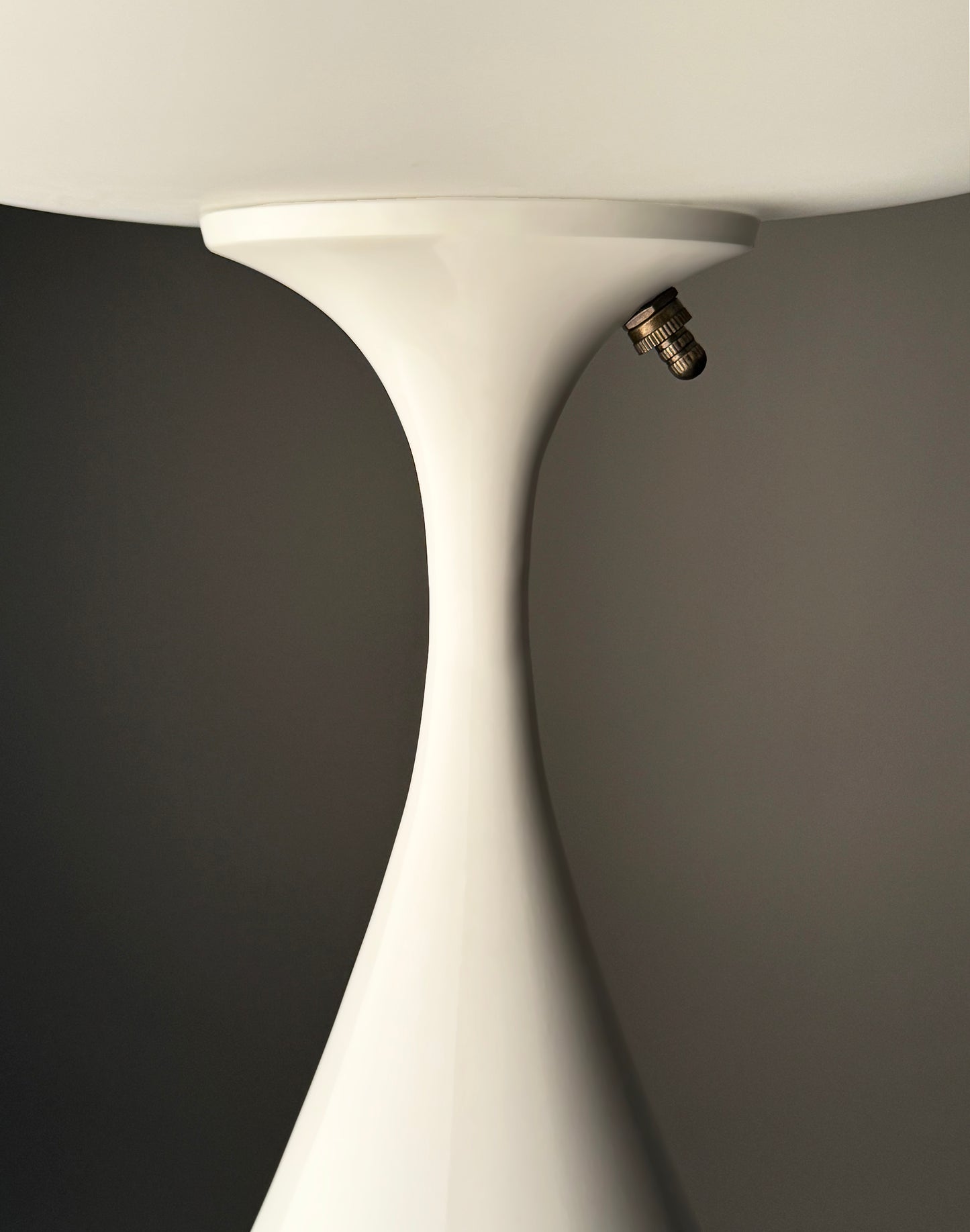 Flared Stemlite Table Lamp in Gloss White